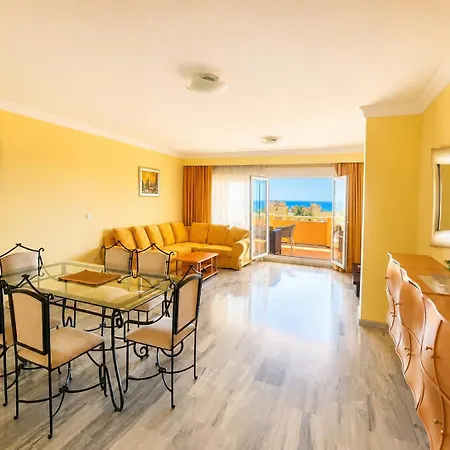 Cabopino, Mimosas