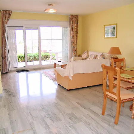 Lägenhet Cabopino, Mimosas *